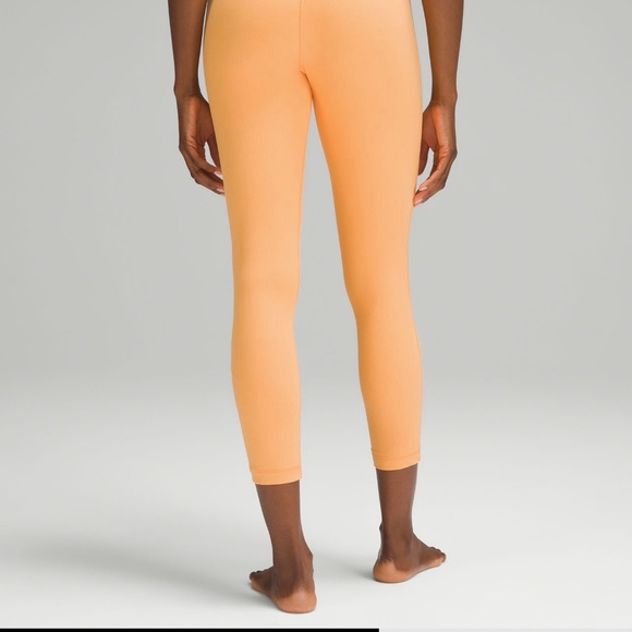 Lululemon Align high rise ribbed legging worn twice non smoking/no pets home - Picture 2 of 3